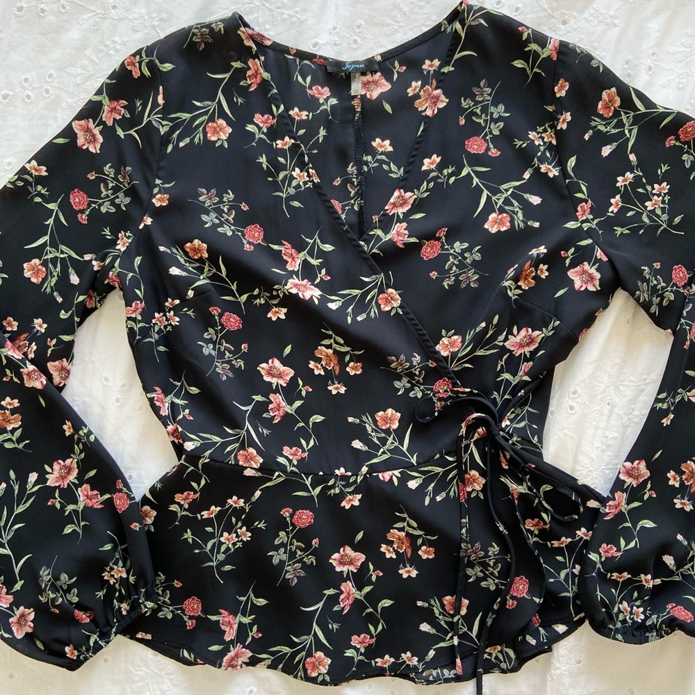 Soprano Long Sleeve Wrap Top (Size L)